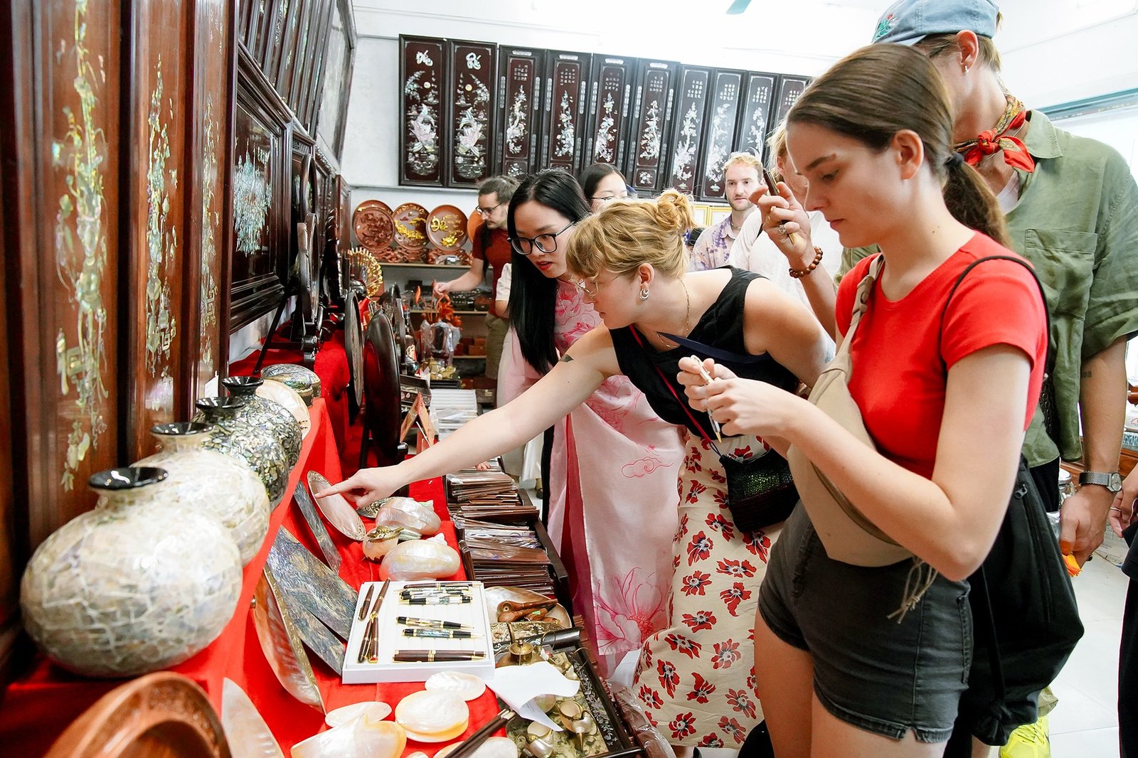2-Day Hanoi Craft Villages Bicycle Tour